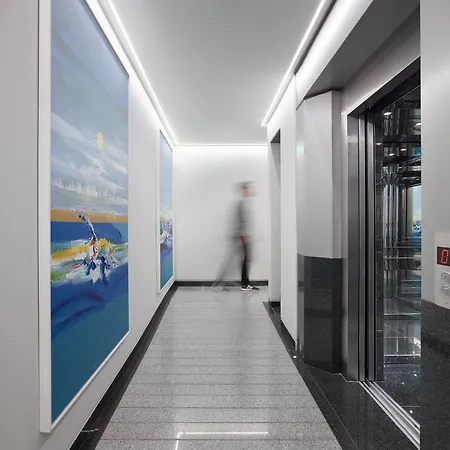 Ikon Aparthotel 4*