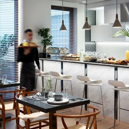 Aparthotel Ikon 4*